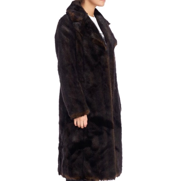 faux fur coat long length, worn only once. - Picture 6 of 6